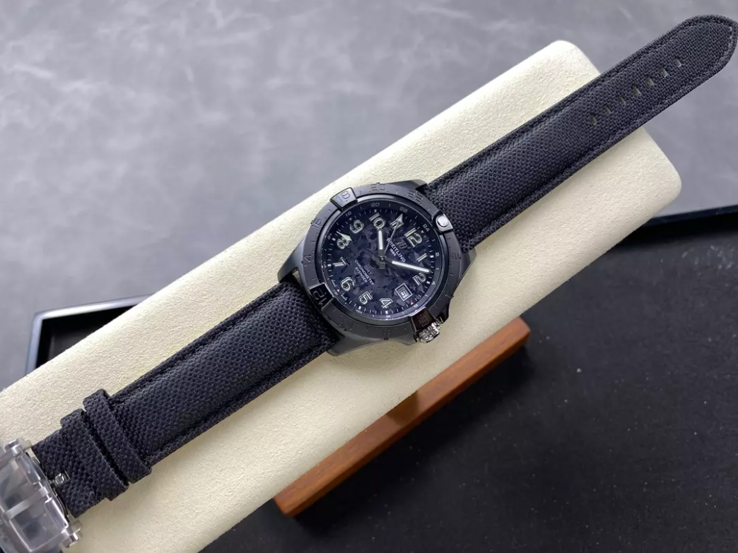 어벤저 오토매틱 GMT 베스트 에디션 블렉 데일 다이얼 나일론 스트랩 / BLS / 44mm / 아시아 2836 자동 무브먼트