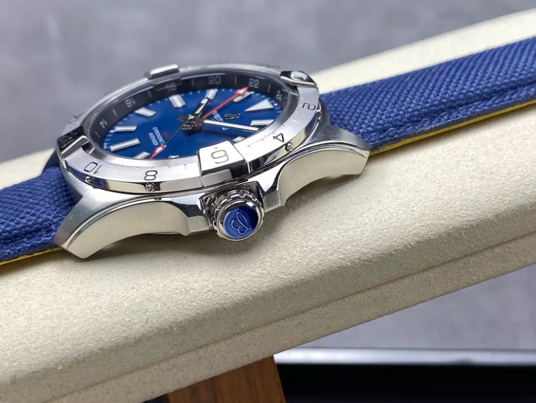 어벤저 오토매틱 GMT 베스트 에디션 블루 다이얼 나일론 스트랩 / BLS / 44mm / 아시아 2836 자동 무브먼트