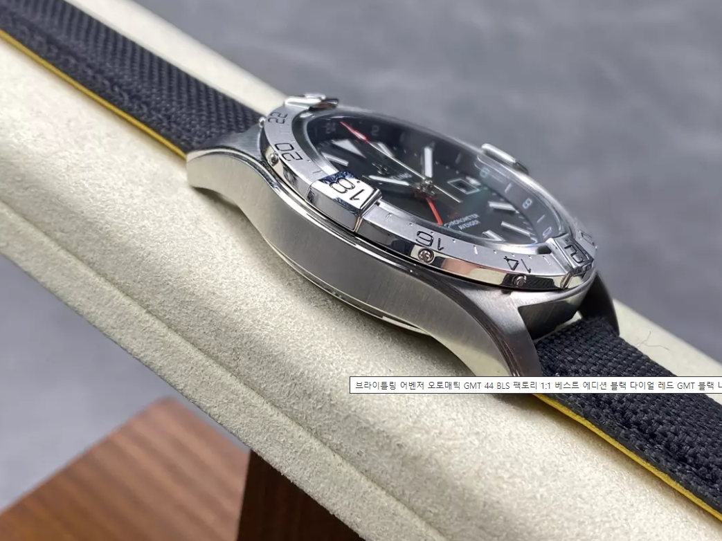 어벤저 오토매틱 GMT 베스트 에디션 레드 다이얼 나일론 스트랩 / BLS / 44mm / 아시아 2836 자동 무브먼트