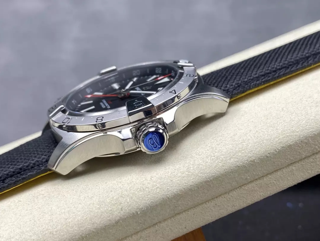 어벤저 오토매틱 GMT 베스트 에디션 레드 다이얼 나일론 스트랩 / BLS / 44mm / 아시아 2836 자동 무브먼트