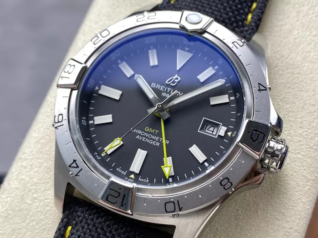 어벤저 오토매틱 GMT 베스트 에디션 블랙 다이얼 나일론 스트랩 / BLS / 44mm / 아시아 2836 자동 무브먼트