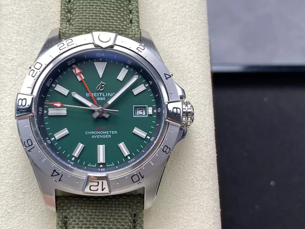 어벤저 오토매틱 GMT 베스트 에디션 그린 다이얼 나일론 스트랩 / BLS / 44mm / cal.2836 자동 무브먼트