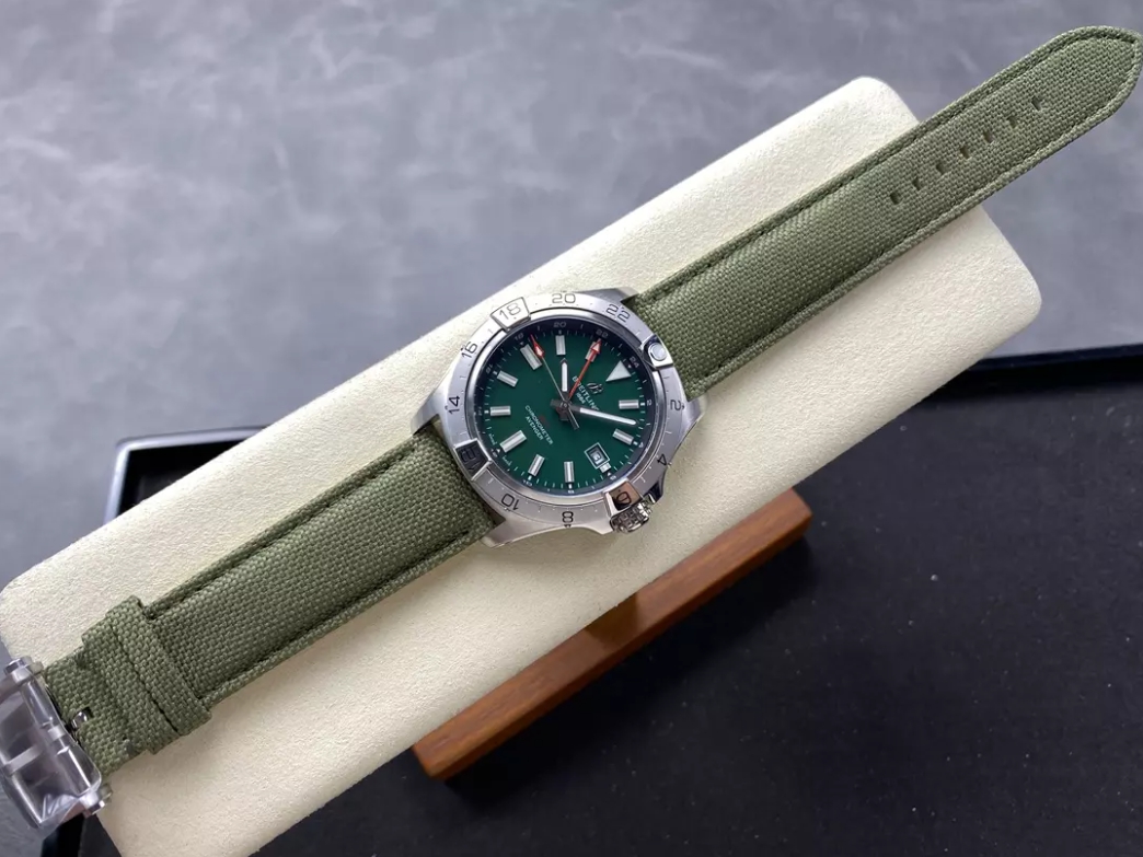 어벤저 오토매틱 GMT 베스트 에디션 그린 다이얼 나일론 스트랩 / BLS / 44mm / cal.2836 자동 무브먼트