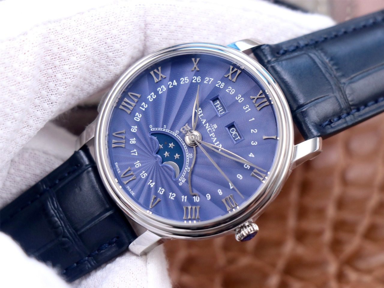 클래식 빌레레 문페이즈 블루 다이얼 화이트골드 레더 스트랩 40mm V3버전 / OM 6654-1529-55B / 40mm / cal.6654 자동 기계식 무브먼트