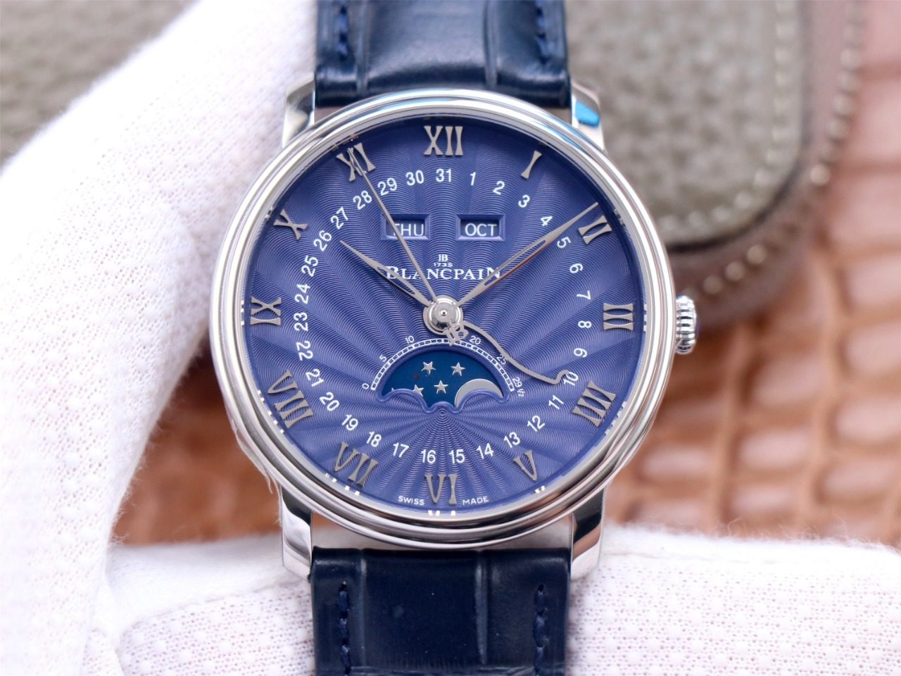 클래식 빌레레 문페이즈 블루 다이얼 화이트골드 레더 스트랩 40mm V3버전 / OM 6654-1529-55B / 40mm / cal.6654 자동 기계식 무브먼트