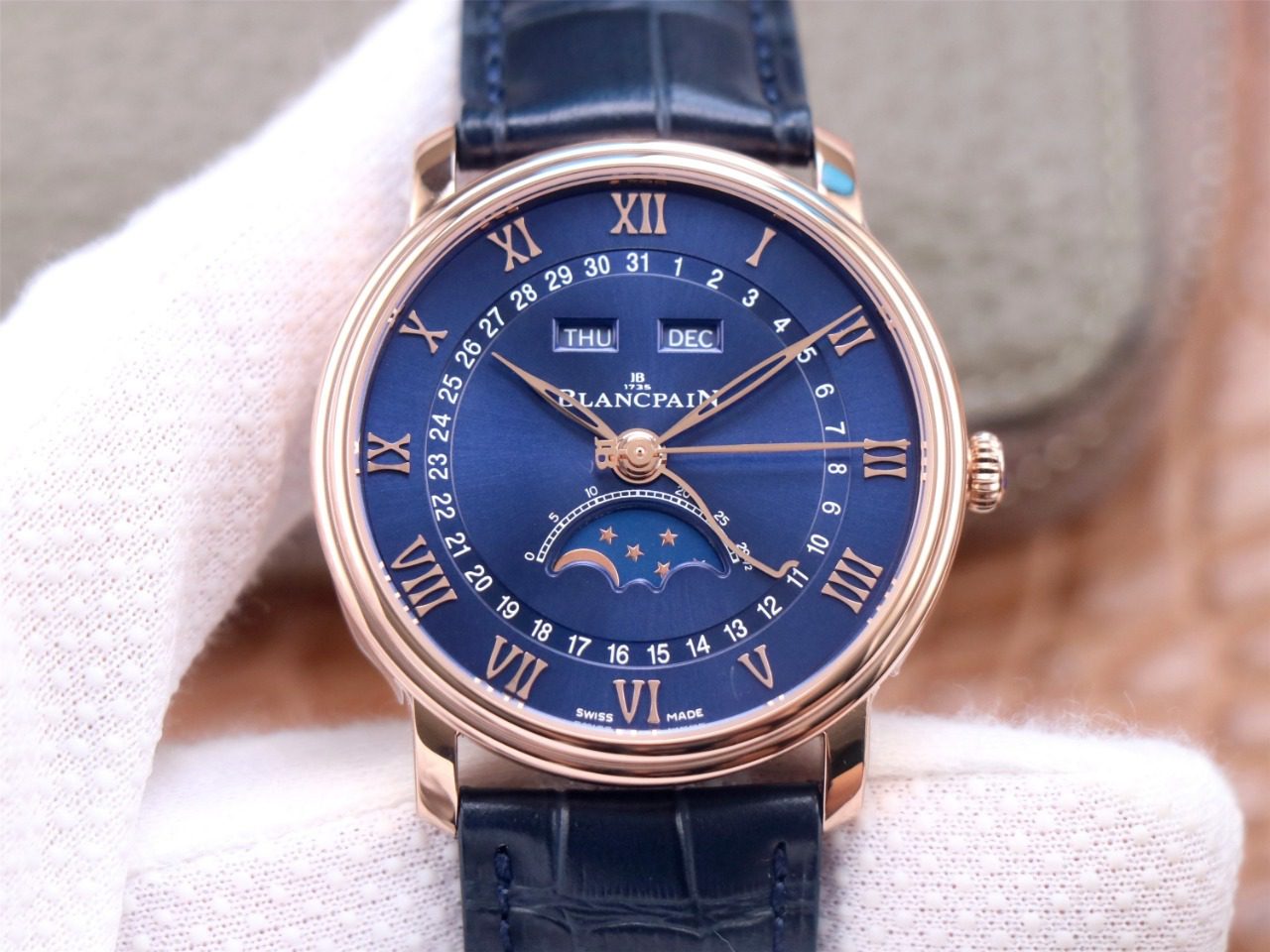 클래식 빌레레 문페이즈 블루 다이얼 화이트골드 레더 스트랩 40mm V3버전 / OM 6654-3640-55 / 40mm / cal.6654 자동 기계식 무브먼트