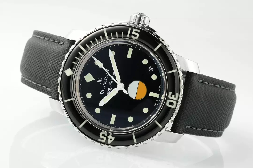 피프티 패덤즈 리미티드 에디션 캔버스 스트랩 / ZF 5008-11B30-NABA / 40mm / Cal.1315 무브먼트