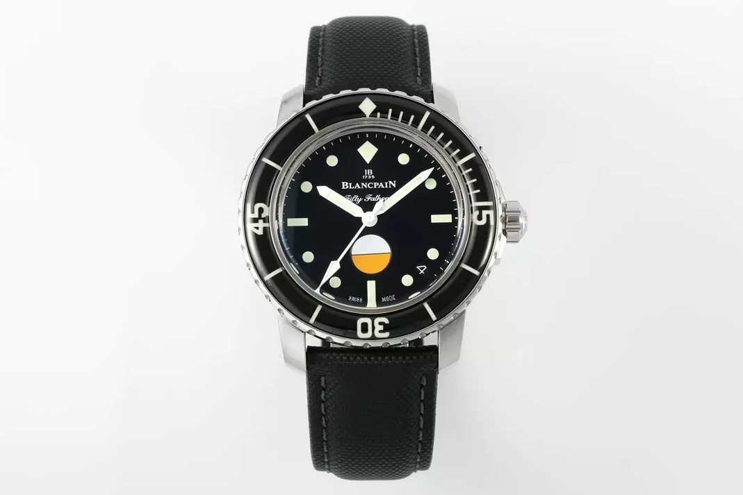 피프티 패덤즈 리미티드 에디션 캔버스 스트랩 / ZF 5008-11B30-NABA / 40mm / Cal.1315 무브먼트
