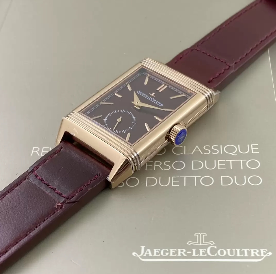 리베르소 Tribute Monoface Small Seconds 레드 다이얼 레더 스트랩 / MG Q713256J / 46mm / 46mmx28mm/아시아 수동 와인딩 무브먼트