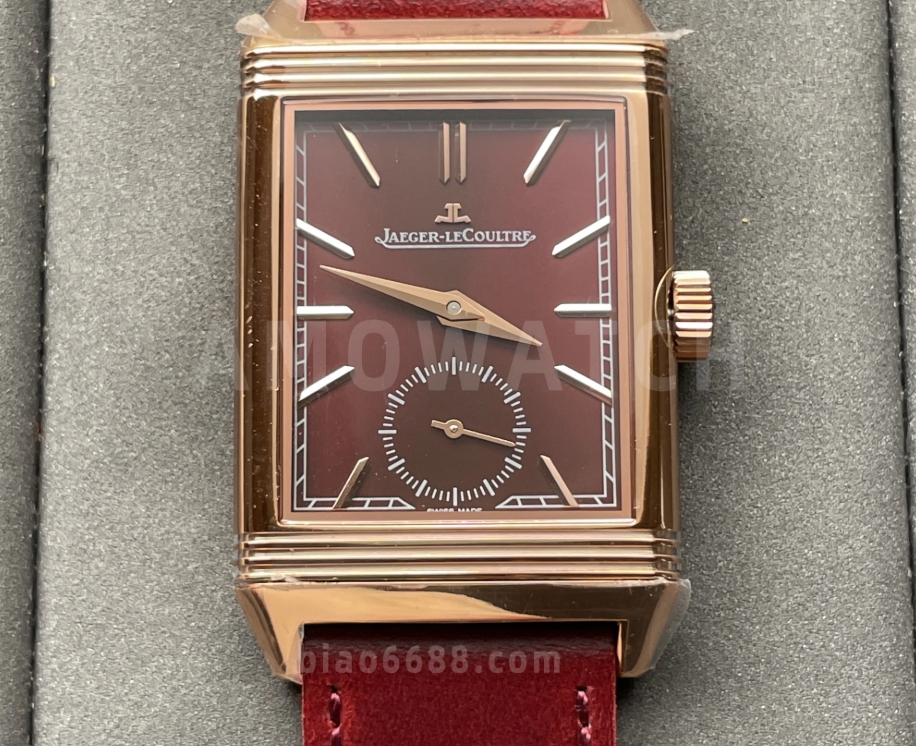리베르소 Tribute Monoface Small Seconds 레드 다이얼 브레이디드/레더 스트랩 / MG Q713256J / 46mm / 46mmx28mm/아시아 수동 와인딩 무브먼트