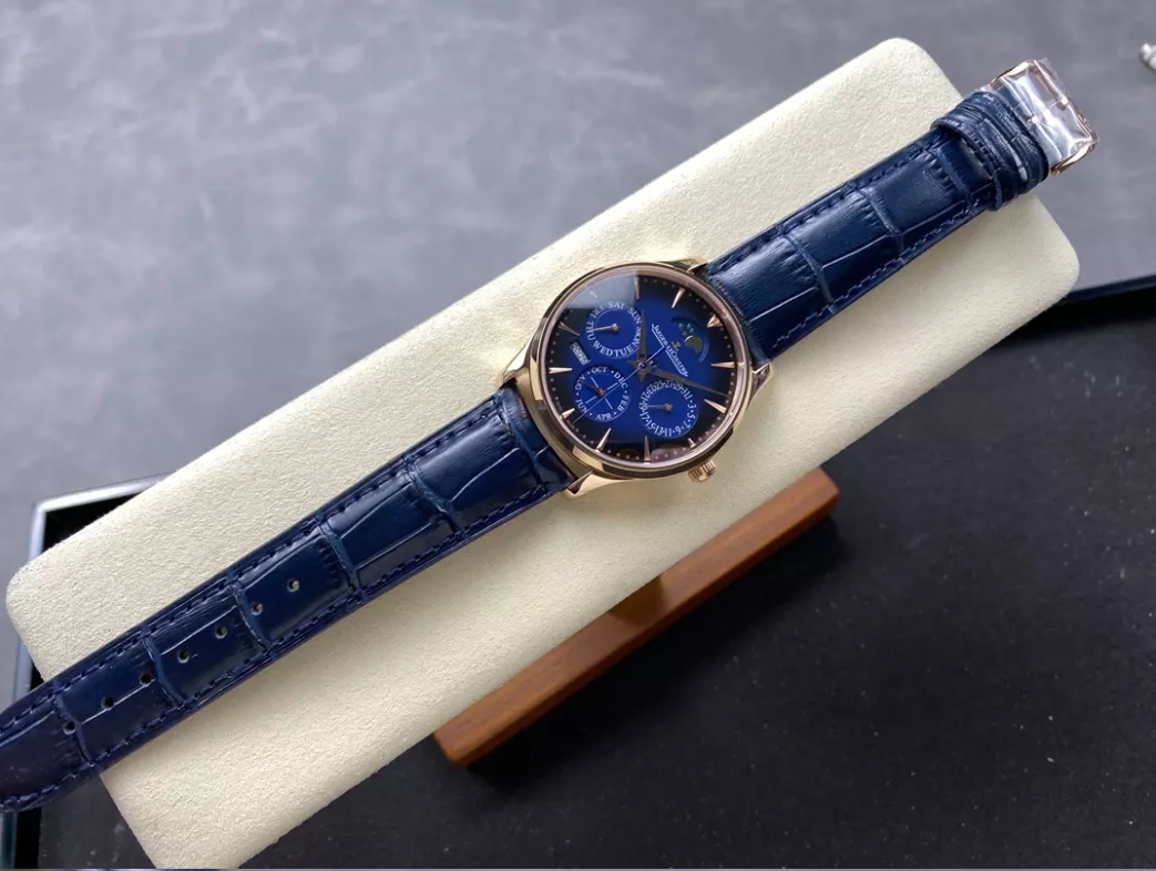 마스터 울트라씬 퍼페츄얼 캘린더 블루 다이얼 레더 스트랩 / GR Q114258J / 39mm / MIYOTA 9015 자동 무브먼트/39mm x 10.8mm