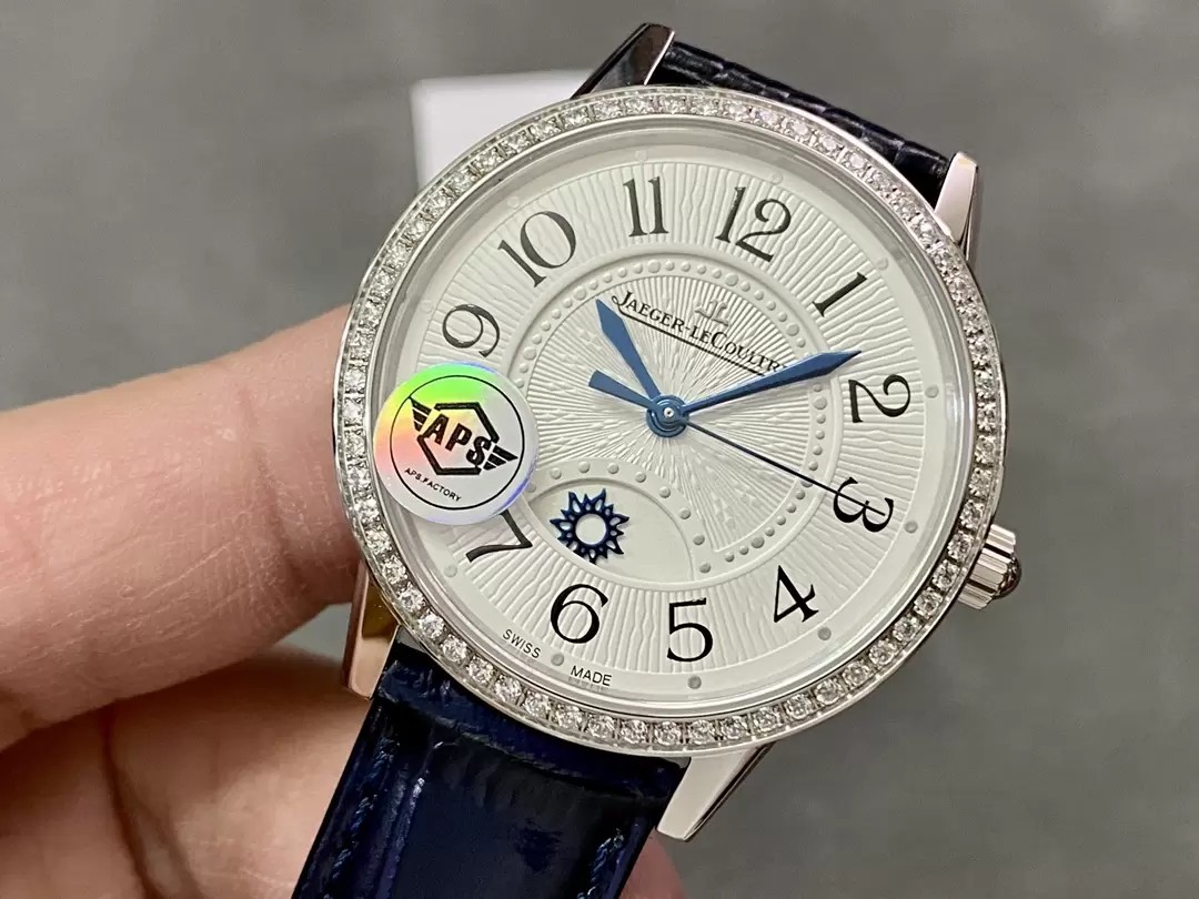 레이디 랑데부 클래식 나잇&데이 화이트골드 다이아베젤 레더 스트랩 / APS Q3448420 / 34mm / Cal.898A/1 무브, 두께 8.5 정품동일