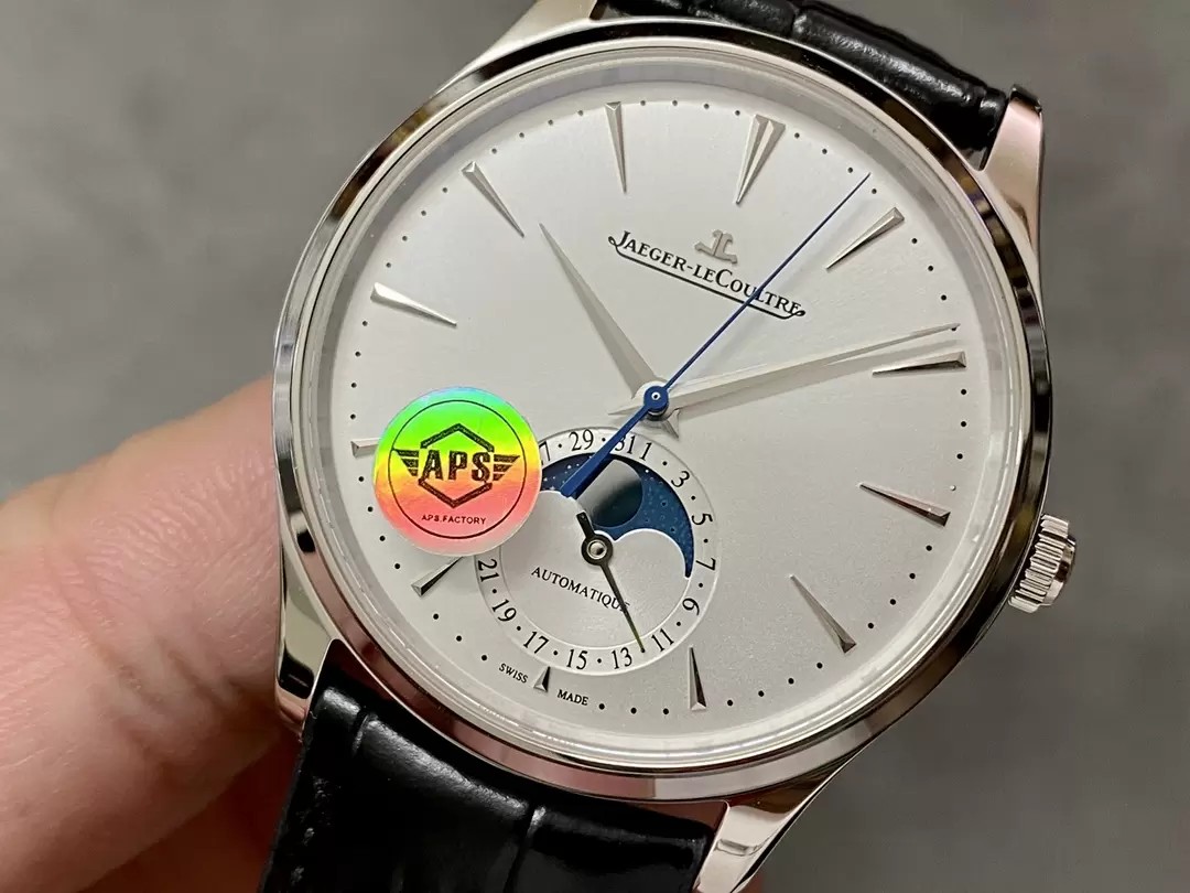 JL 마스터 울트라 씬 문페이즈 화이트골드 화이트 다이얼 레더 스트랩 / APS Q1368430 / 39mm / cal.925 통합 무브먼트