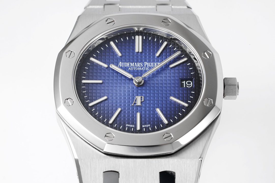 로얄오크 플라잉 스틸 블루다이얼 / ZF 15202IP / 39mm / cal.2121 무브먼트로 업그레이드! 39mm*8.6mm