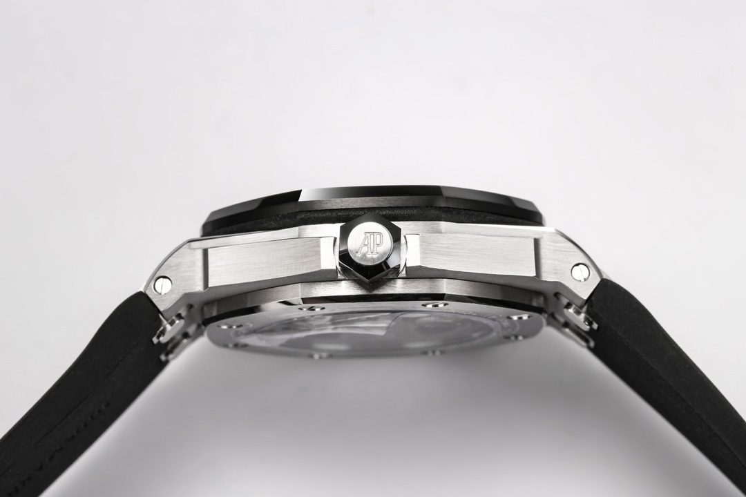 로얄오크 오프쇼어 블루블랙 / IP 15720ST / 42mm / 4302 무브먼트로 업그레이드! 42mm*14.2mm