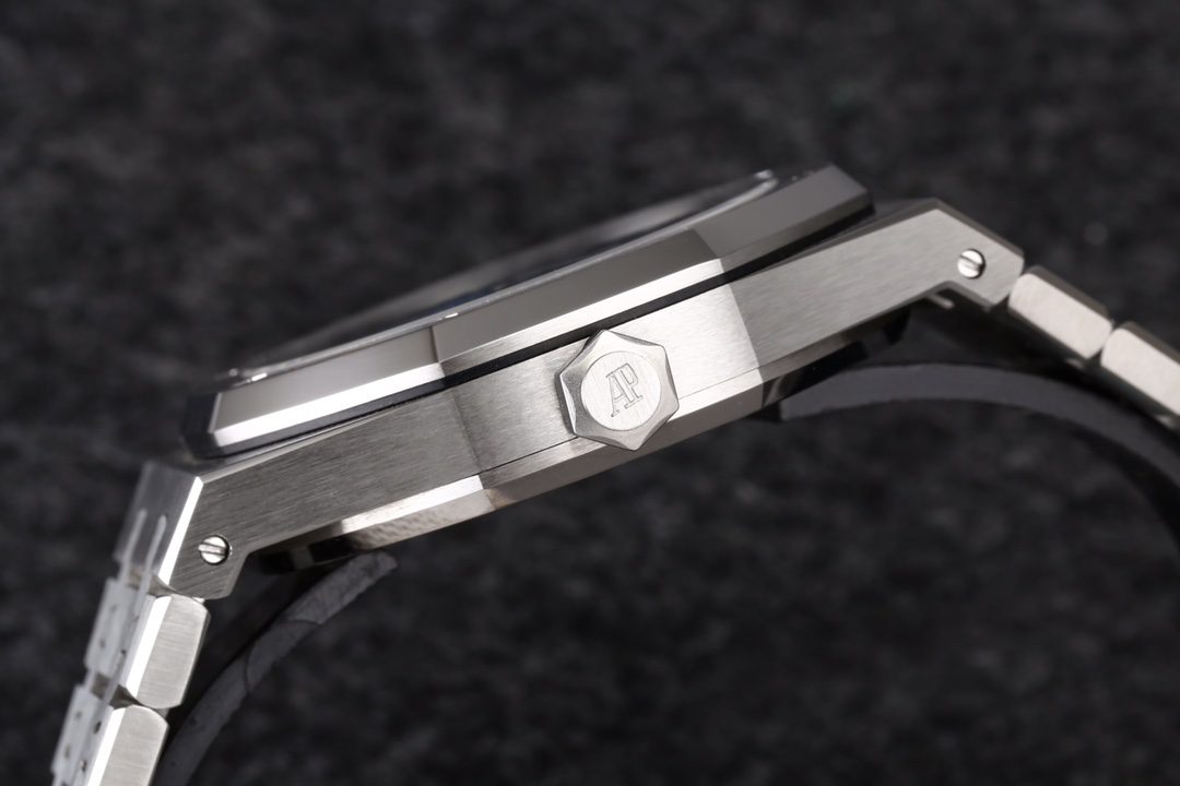 로얄오크 뚜르비옹 스틸 블루다이얼 / R8 26522TI / 41mm / cal.2924 무브먼트로 업그레이드! 41mm*10.6mm