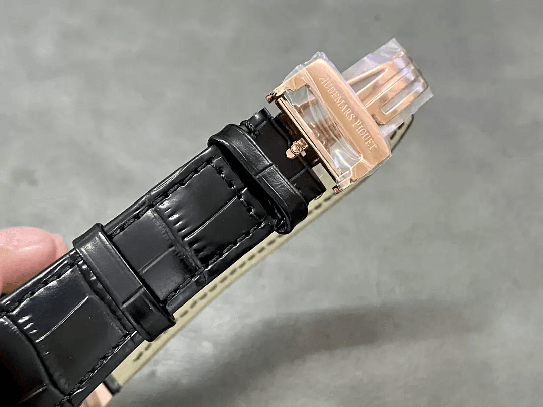 로얄오크 50주년 한정판 금통 검판 가죽밴드 / APS 15510 / 41mm / 두께 10.4mm, 4302무브먼트