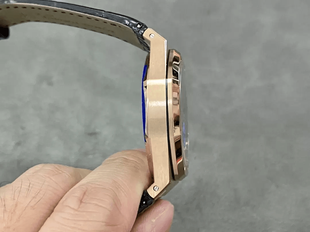 로얄오크 50주년 한정판 금통 검판 가죽밴드 / APS 15510 / 41mm / 두께 10.4mm, 4302무브먼트