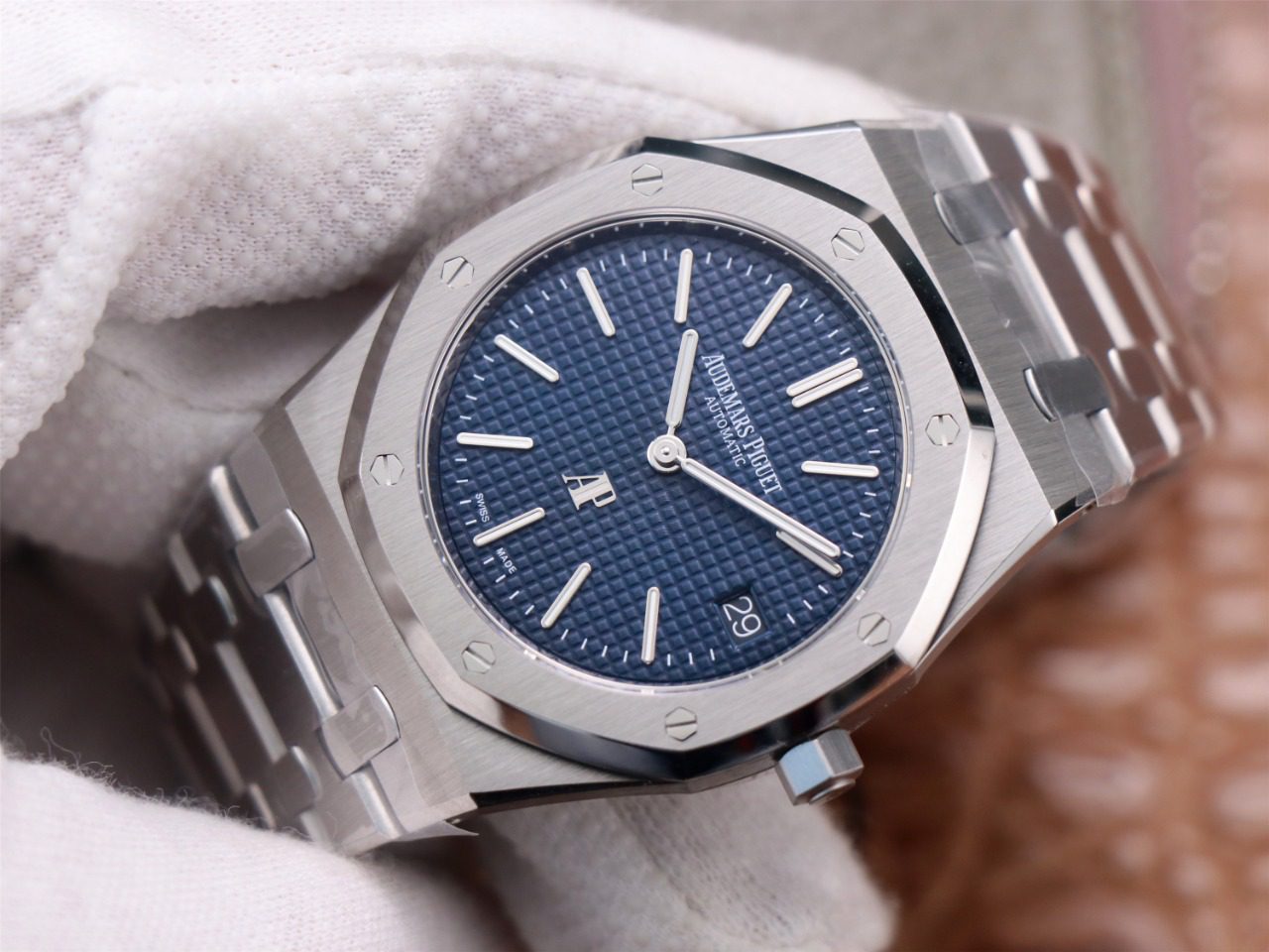 로얄오크 플라잉 스틸 다크블루다이얼 15500 / ZF 15202ST / 39mm / cal.2121 무브먼트로 업그레이드!