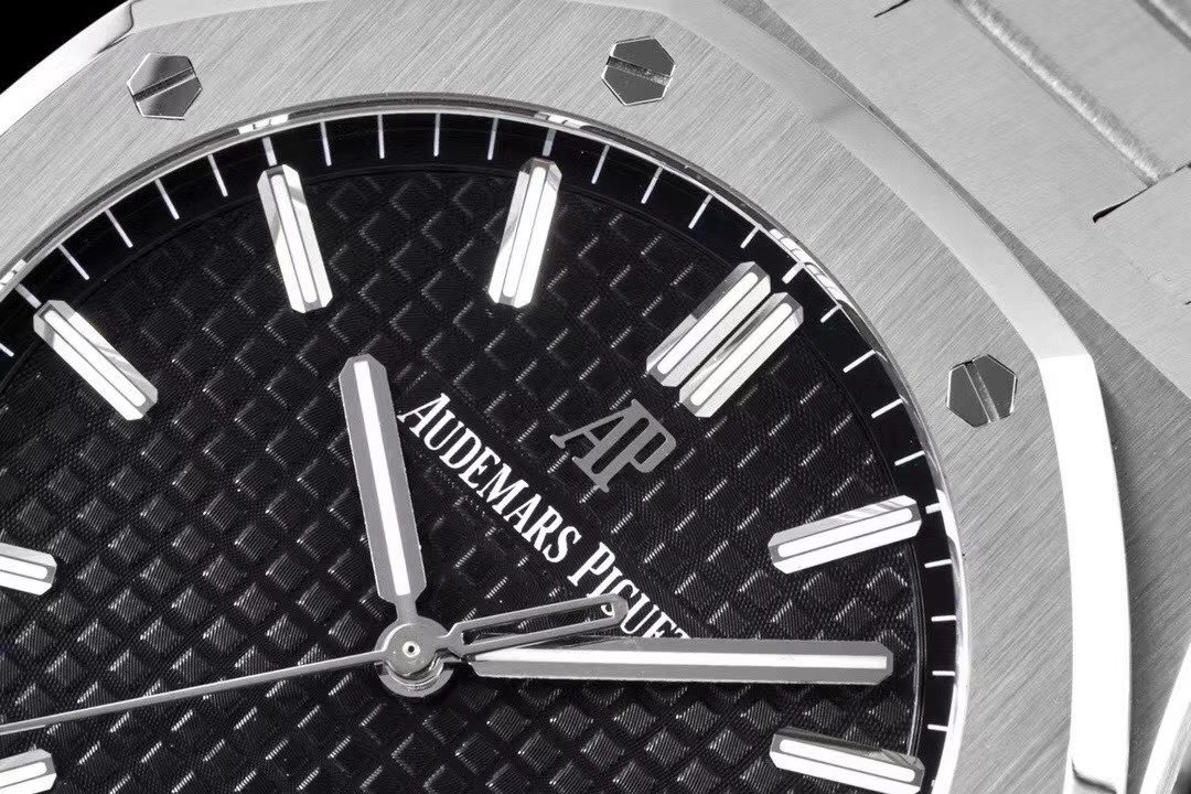로얄오크 스틸 블랙 다이얼 15500 / ZF 15500ST / 41mm / cal.4302 무브먼트로 업그레이드! 41mm*10.4mm