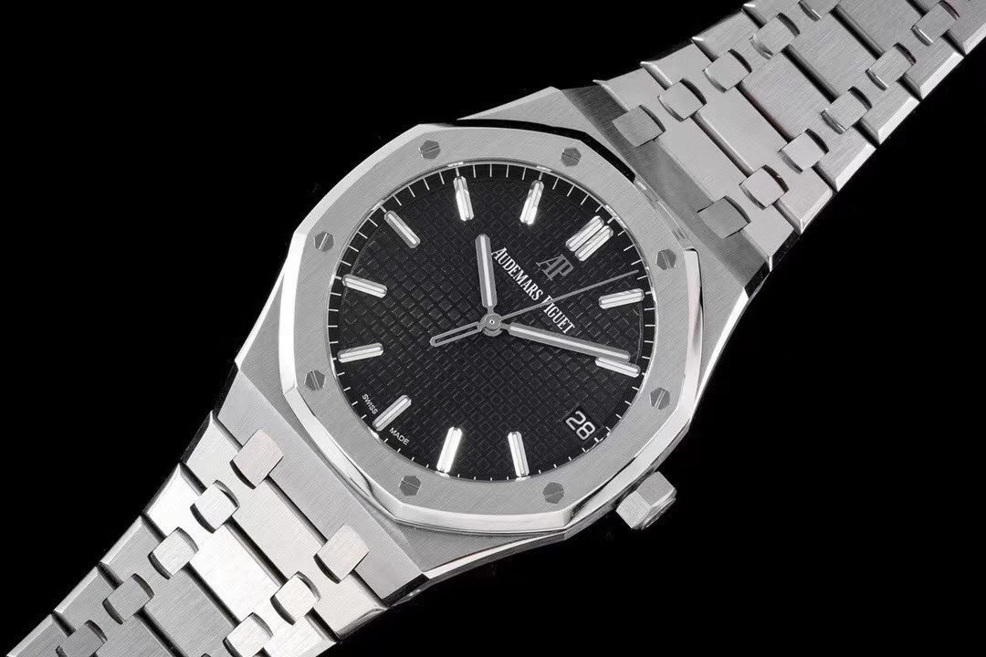 로얄오크 스틸 블랙 다이얼 15500 / ZF 15500ST / 41mm / cal.4302 무브먼트로 업그레이드! 41mm*10.4mm