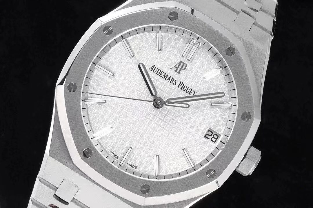 로얄오크 스틸 화이트 다이얼 15500 / ZF 15500ST / 41mm / cal.4302 무브먼트로 업그레이드! 41mm*10.4mm
