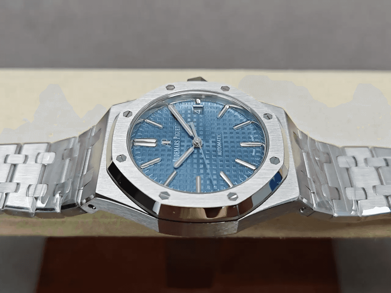 로얄오크 청판 다이얼 / APS 15450 / 37mm / 3120무브먼트, 두께 9.8mm