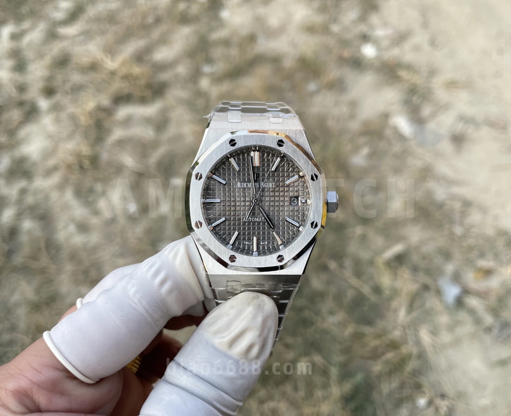 로얄오크 그레이 텍스처 다이얼 / ZF 15450ST / 37mm / CAL.3120 기계식 무브먼트, 두께 9.8mm
