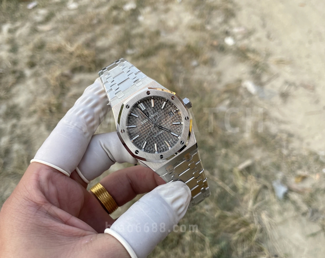로얄오크 그레이 텍스처 다이얼 / ZF 15450ST / 37mm / CAL.3120 기계식 무브먼트, 두께 9.8mm