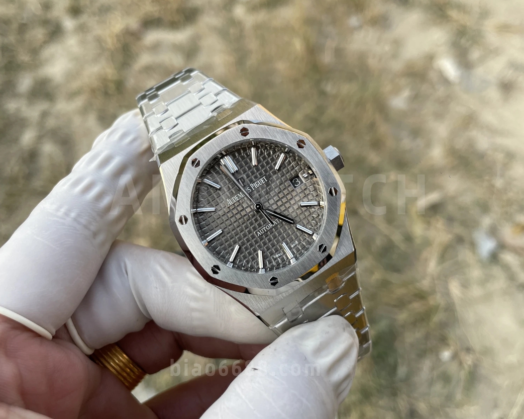 로얄오크 그레이 텍스처 다이얼 / ZF 15450ST / 37mm / CAL.3120 기계식 무브먼트, 두께 9.8mm