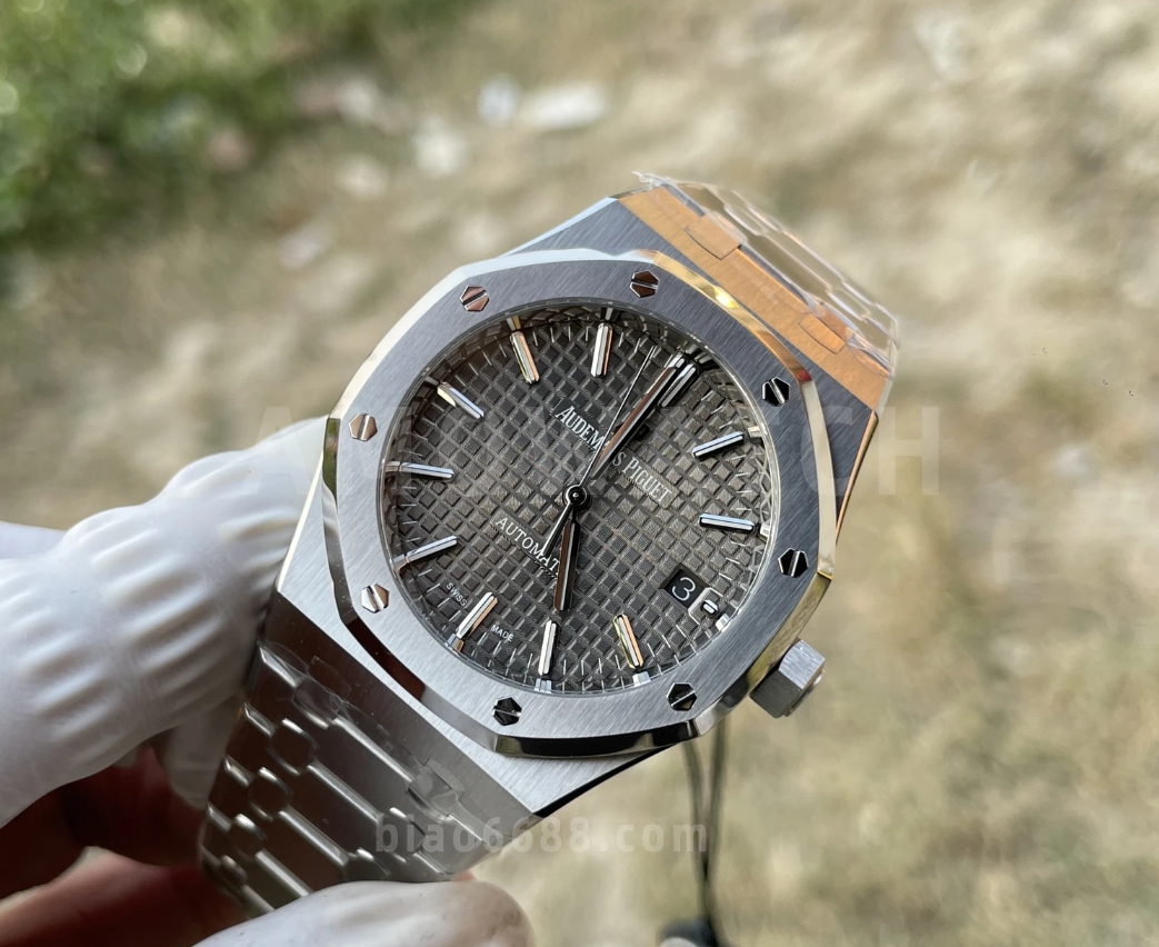 로얄오크 그레이 텍스처 다이얼 / ZF 15450ST / 37mm / CAL.3120 기계식 무브먼트, 두께 9.8mm