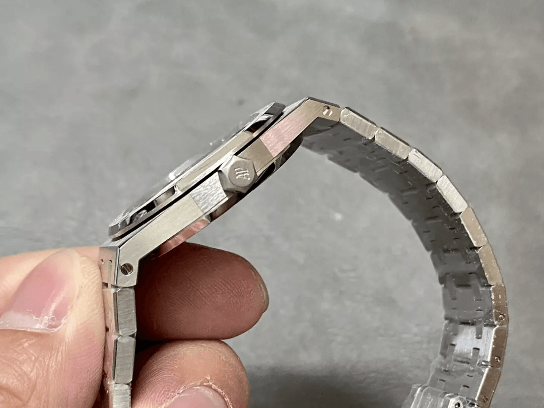 로얄오크 검판 / ZF 67651 / 33mm / 스위스 ETA 쿼츠 무브먼트