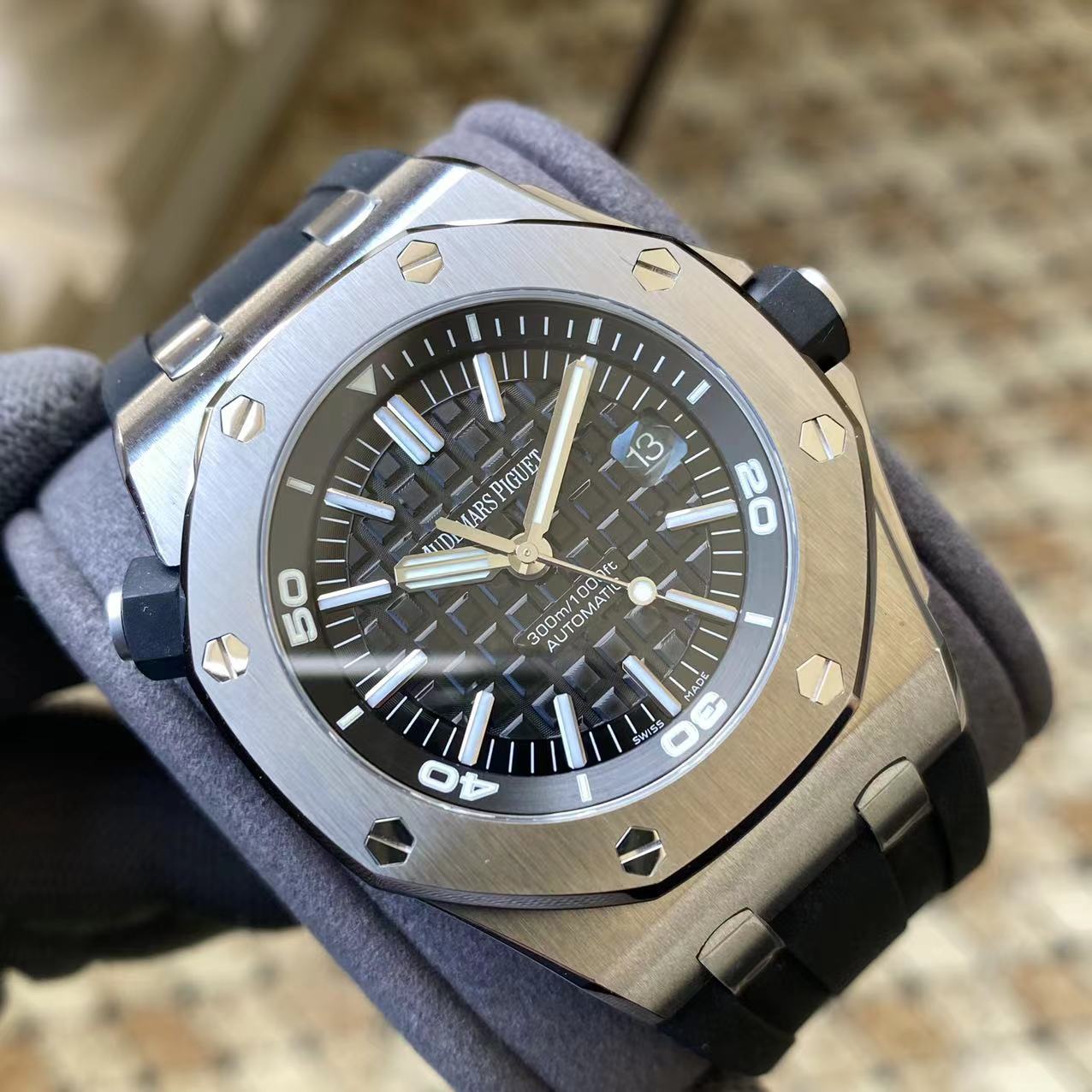 로얄오크 오프쇼어 검판 텍스처 다이얼 블렉 러버 스트랩 / APS 15703 / 41mm / CAL.3102 무브, 크기 : 41mm, 두께 41.1mm