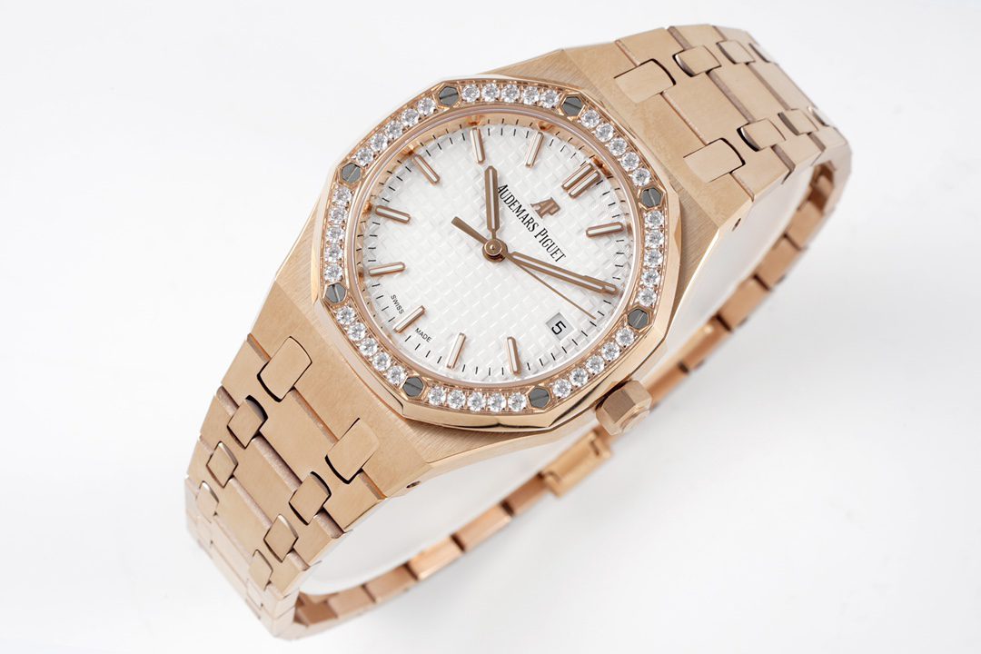 로얄오크 레이디 로즈골드 화이트다이얼 / BF 77351OR / 34mm / cal.5800 무브먼트로 업그레이드!