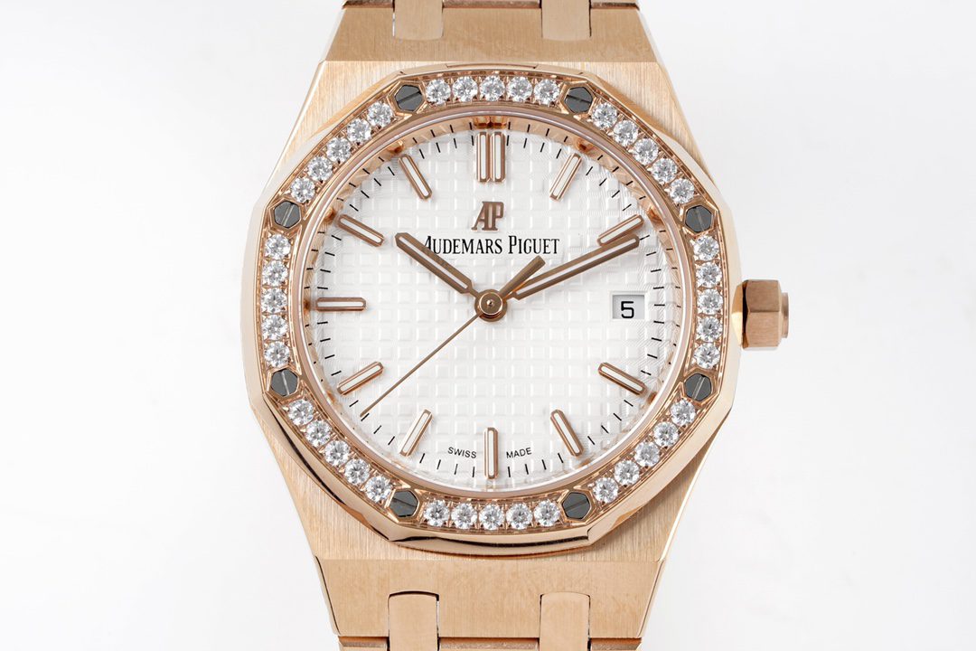 로얄오크 레이디 로즈골드 화이트다이얼 / BF 77351OR / 34mm / cal.5800 무브먼트로 업그레이드!