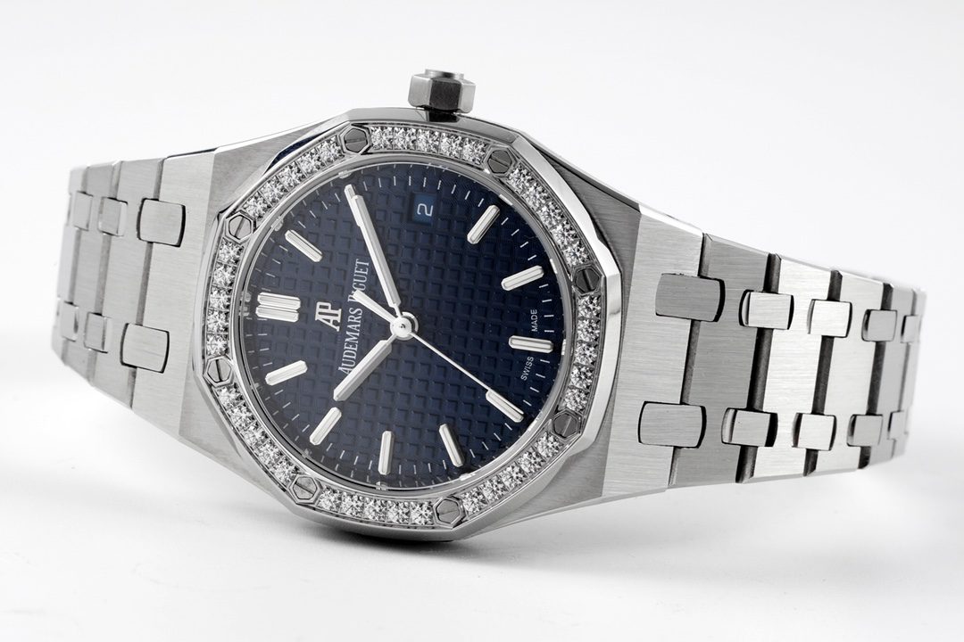 로얄오크 레이디 스틸 다크블루다이얼 / BF 77351ST / 34mm / cal.5800 무브먼트로 업그레이드!