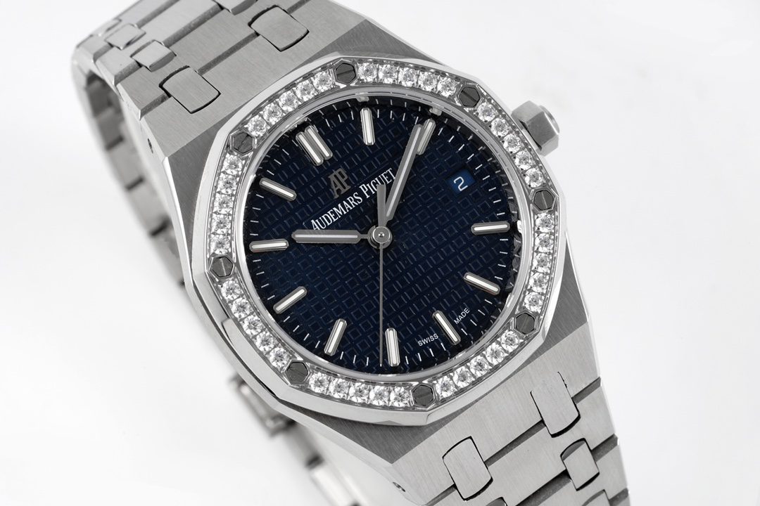 로얄오크 레이디 스틸 다크블루다이얼 / BF 77351ST / 34mm / cal.5800 무브먼트로 업그레이드!