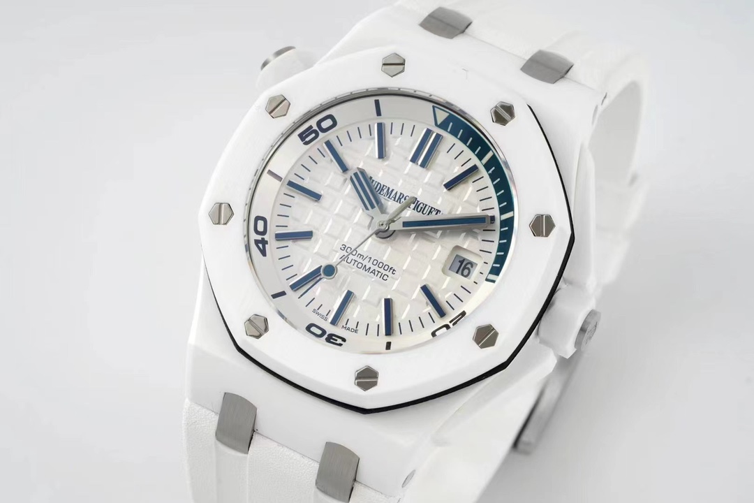 로얄오크 오프쇼어 다이버 화이트 세라믹 / IP 15707CB / 42mm / cal.3120 무브먼트로 업그레이드! 42mm*13.9mm