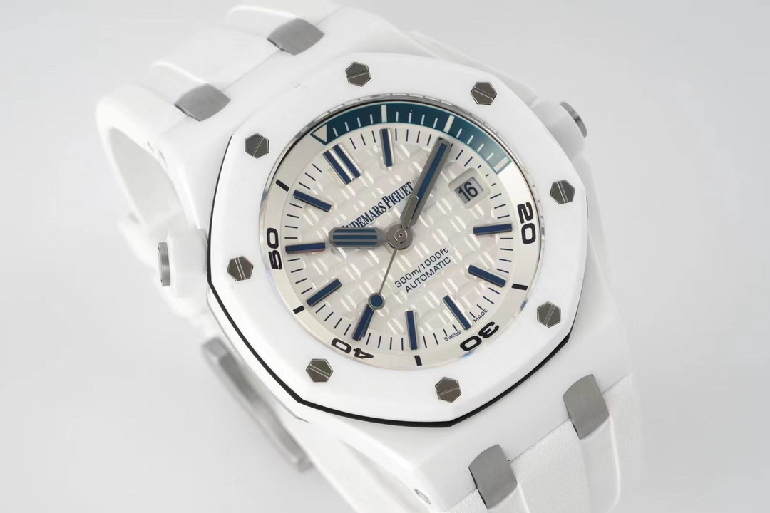 로얄오크 오프쇼어 다이버 화이트 세라믹 / IP 15707CB / 42mm / cal.3120 무브먼트로 업그레이드! 42mm*13.9mm