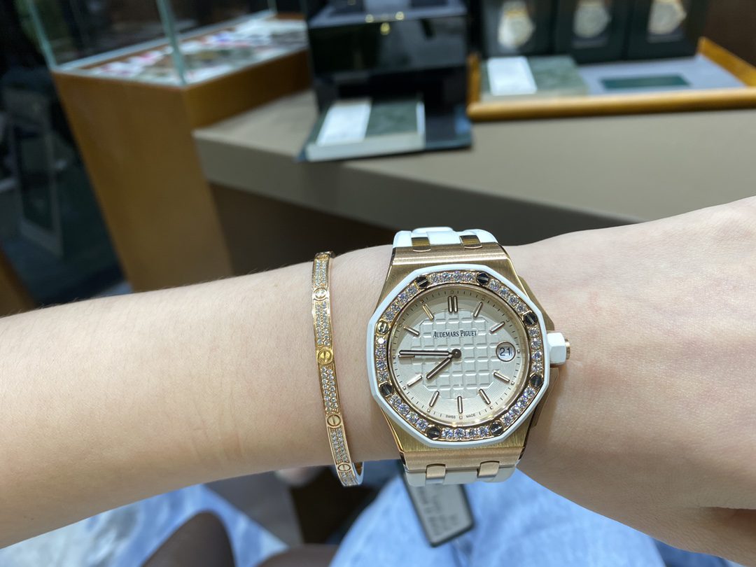 레이디 로얄오크 오프쇼어 로즈골드 화이트 / 67540OK / 37mm
