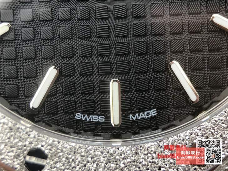 로얄오크 프로스트 골드 블랙다이얼 스틸 SS 브레이슬릿 / OM 67653 / 33mm 여성용 / 쿼츠 무브먼트 33mm*7mm