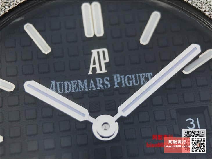 로얄오크 프로스트 골드 블랙다이얼 스틸 SS 브레이슬릿 / OM 67653 / 33mm 여성용 / 쿼츠 무브먼트 33mm*7mm