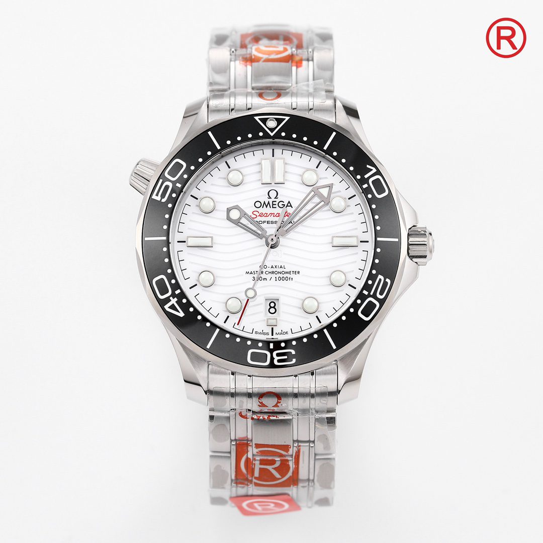 씨마스터 시리즈 흰판 스틸 / OR 210.30.42.20.04.001 / 42mm / 8800 무브, 사이즈 42mm
