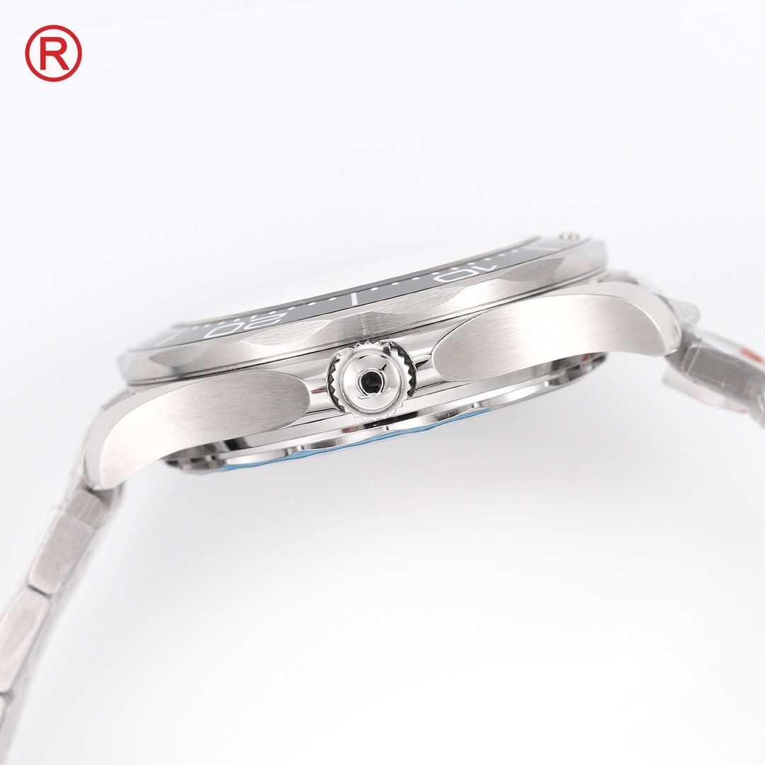 씨마스터 시리즈 흰판 스틸 / OR 210.30.42.20.04.001 / 42mm / 8800 무브, 사이즈 42mm