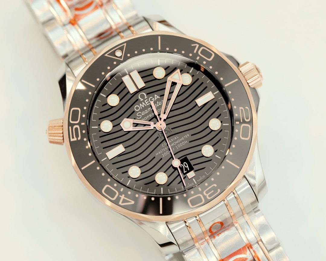 씨마스터 시리즈 검판 로골 콤비 / OR 210.20.42.20.03.002 / 42mm / 8800 무브, 사이즈 42mm