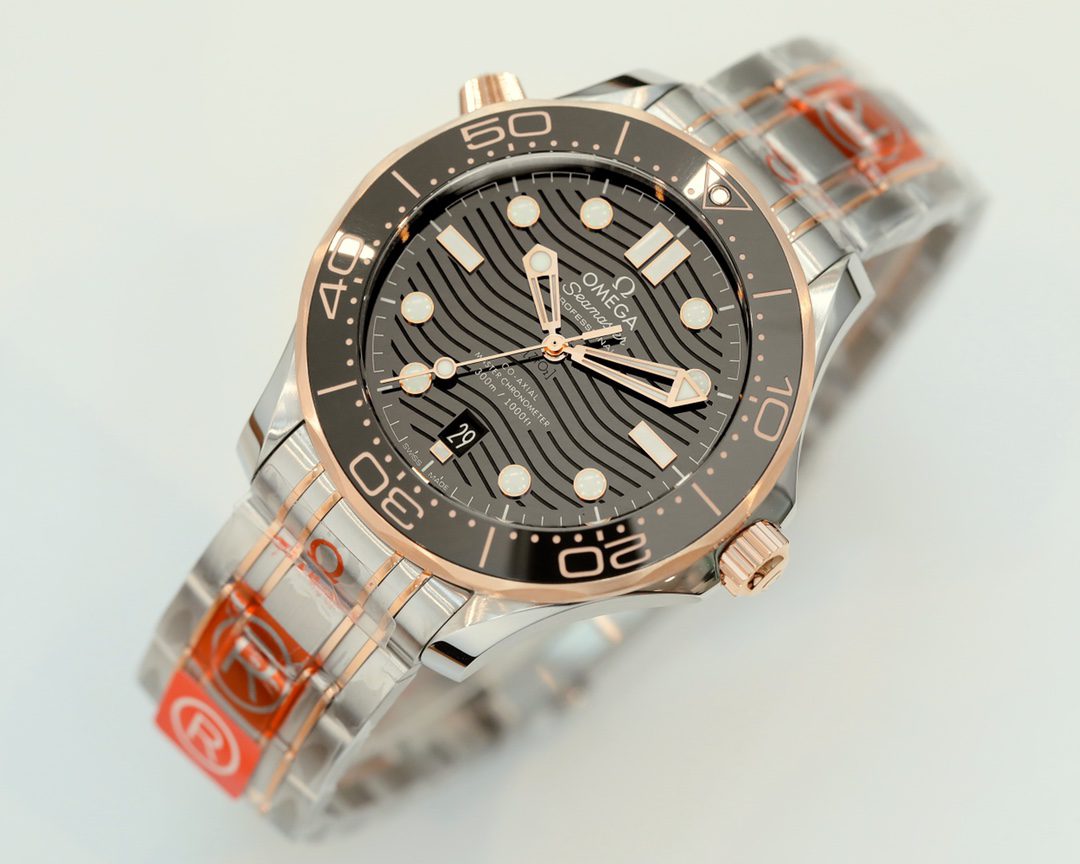 씨마스터 시리즈 검판 로골 콤비 / OR 210.20.42.20.03.002 / 42mm / 8800 무브, 사이즈 42mm