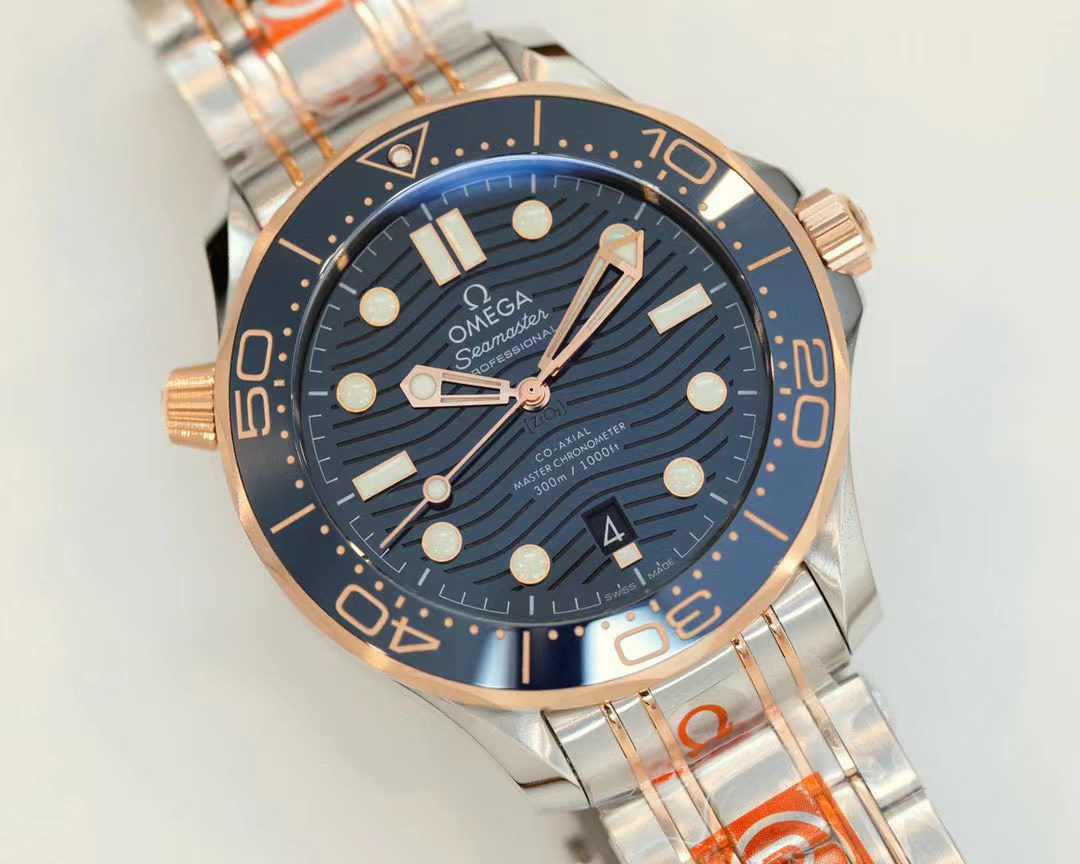 씨마스터 시리즈 청판 로골 콤비 / OR 210.20.42.20.03.002 / 42mm / 8800 무브, 사이즈 42mm