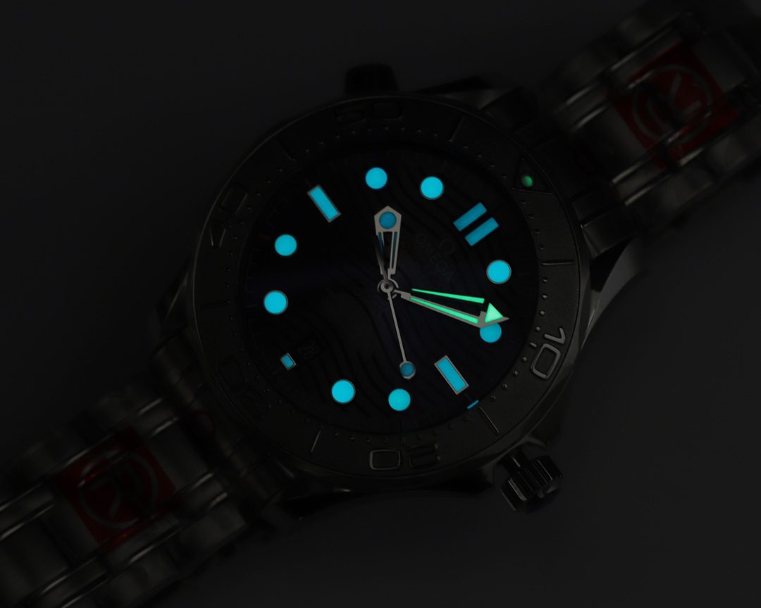 씨마스터 300M 다이버 블루 다이얼 / OR 522.30.42.20.03.001 / 42mm / 맞춤형 8800 자동 기계식 통합 무브먼트