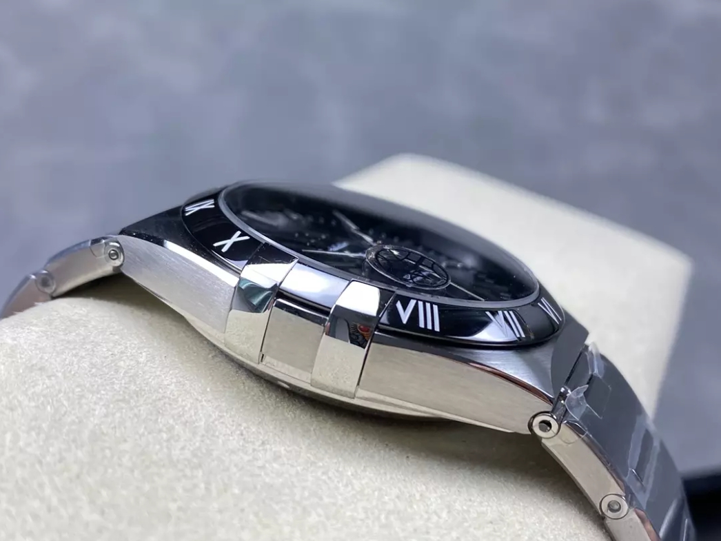 컨스텔레이션 41mm 블랙 다이얼, SS 브레이슬릿 / V+ / 41mm / 독점적인 True 8900/8901 무브먼트