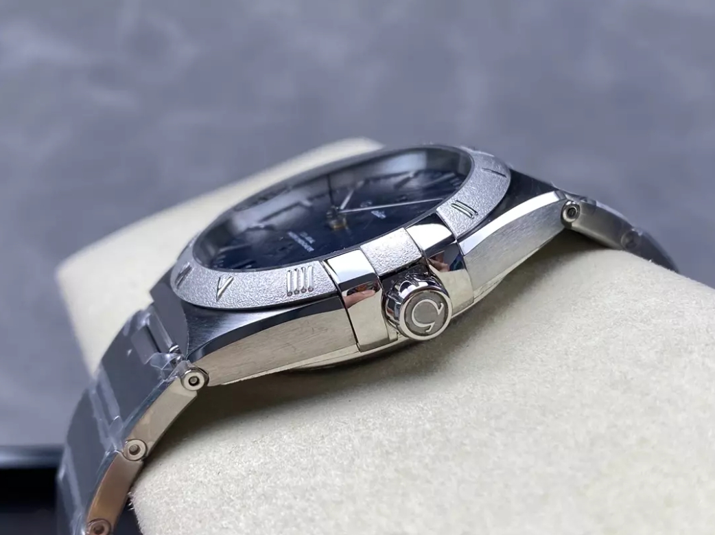 컨스텔레이션 41mm 운석 블루 다이얼, SS 브레이슬릿 / V+ / 41mm / 독점적인 True 8900/8901 무브먼트